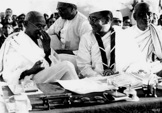 Subhas_Chandra_Bose_with_Gandhi_Ji
